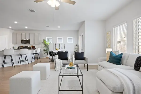 141 Yellowstone Dr, Kyle, TX 78640