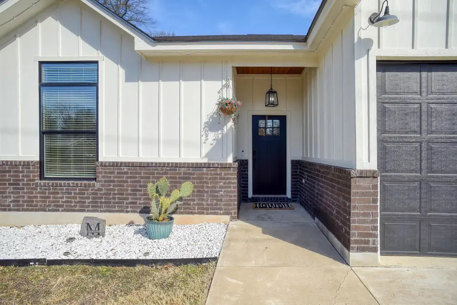 338 W Keanahalululu Ln, Bastrop, TX 78602 - Image #3