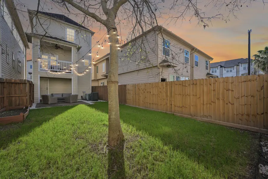 5736 Petty St, Houston, TX 77007 - Image #2