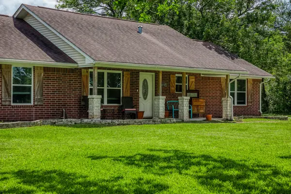 14749 S Dowling Rd, College Station, TX 77845