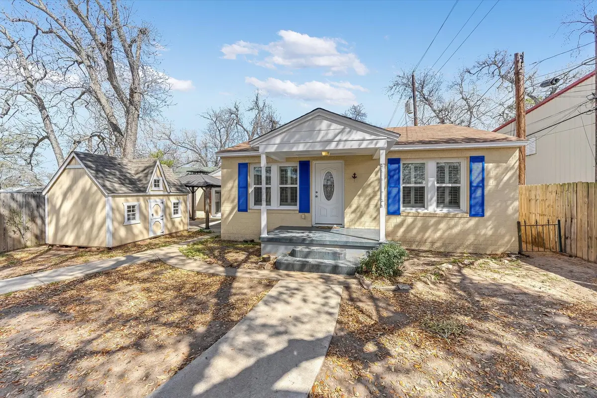 318 NW Loop 230 Highway, Smithville, TX 78957 - #1