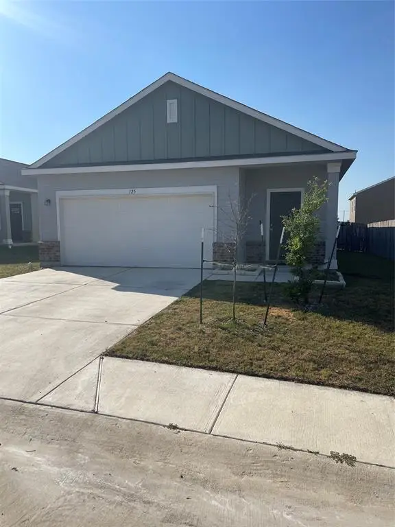 125 Peony Ln, Jarrell, TX 76537