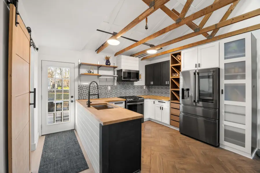 6904 Cherry Meadow Dr, Austin, TX 78745 - Image #3