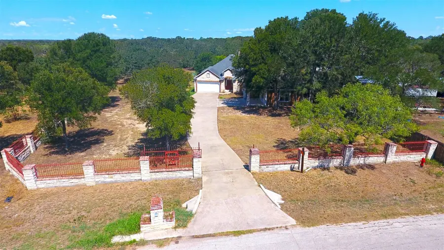 230 Heritage Oaks Dr, Cedar Creek, TX 78612 - Image #2