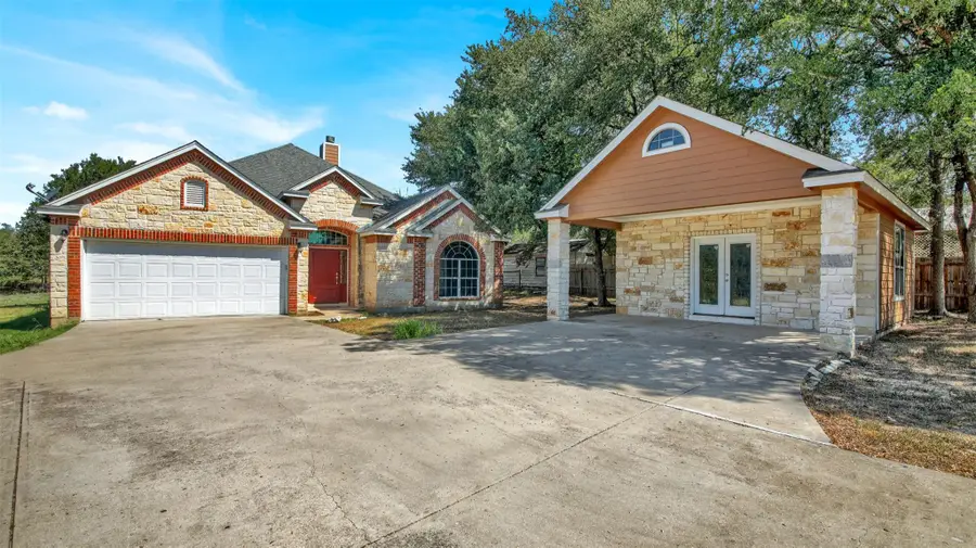 230 Heritage Oaks Dr, Cedar Creek, TX 78612 - Image #3