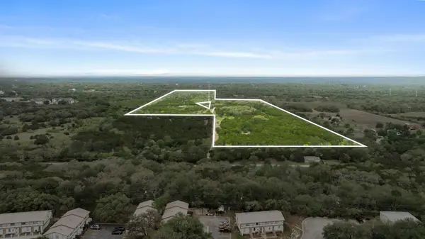 175 Eastwood Ln, San Marcos, TX 78666