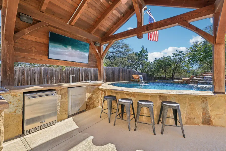 840 Scenic Cir, Dripping Springs, TX 78620 - Image #2