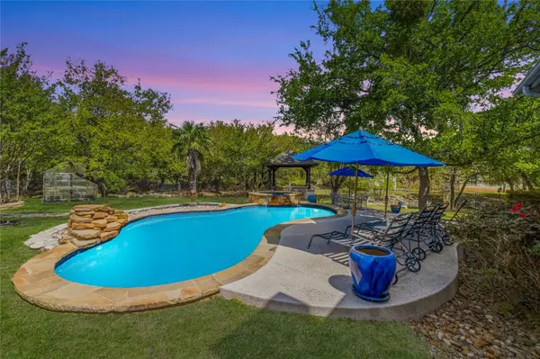 205 W Majestic Oak Ln, Georgetown, TX 78633
