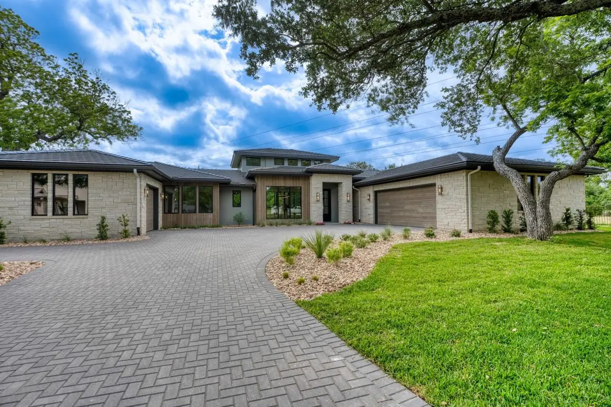 106 Edwards Cir, Horseshoe Bay, TX 78657 - #1