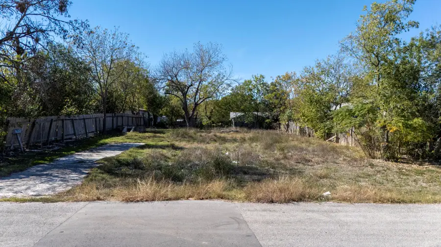 313 N Front St, Kyle, TX 78640 - Image #2