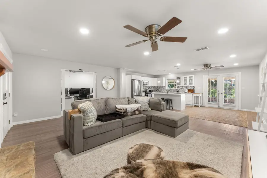 2207 North Plains Ave, Austin, TX 78757 - Image #2