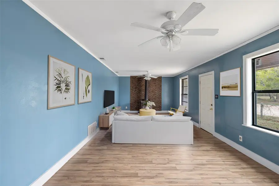 148 E Boundary St, Giddings, TX 78942 - Image #2