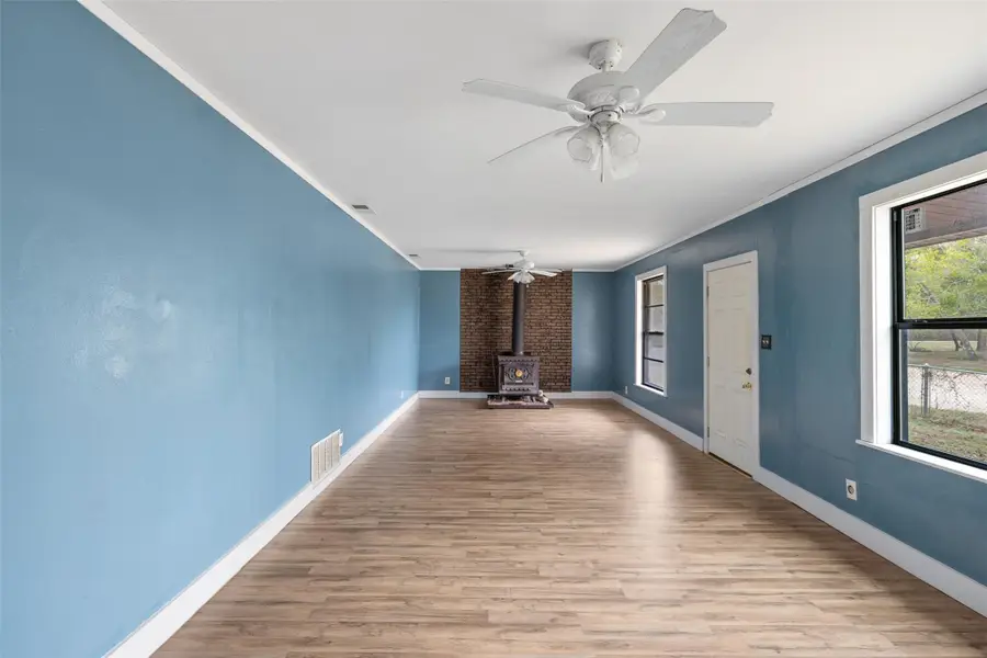 148 E Boundary St, Giddings, TX 78942 - Image #3