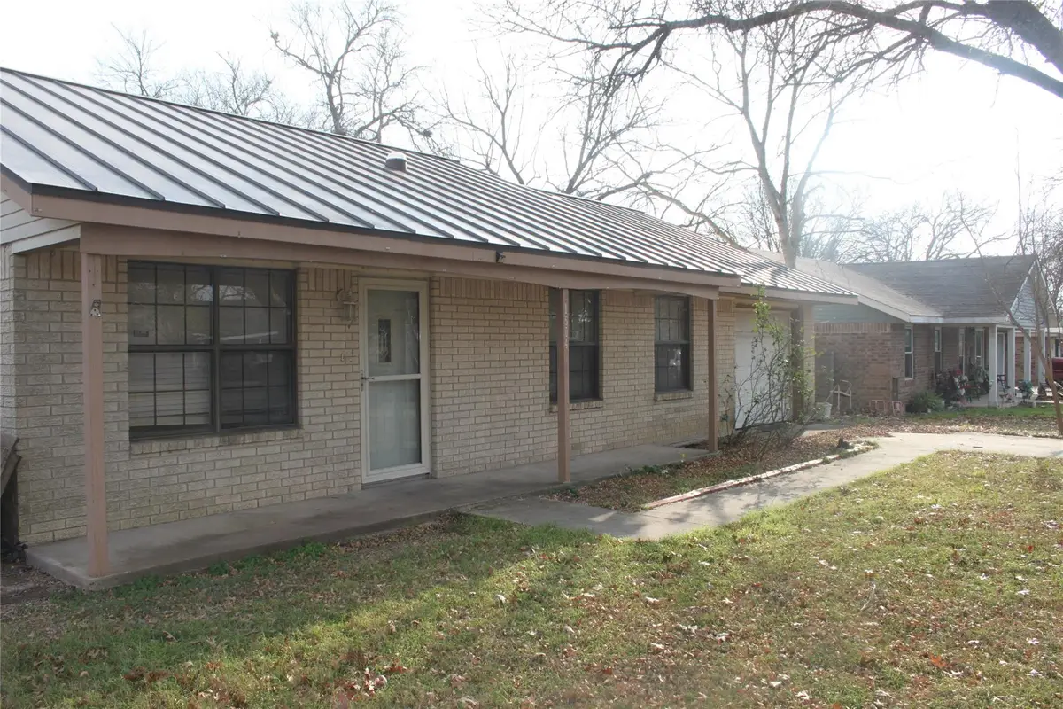 1504 Lakeview Dr, Lockhart, TX 78644 - Image #1