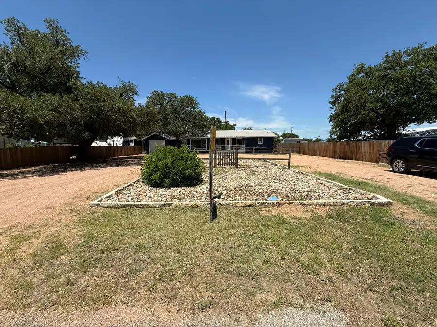 1503 Sioux Trl, Kingsland, TX 78639 - Image #2