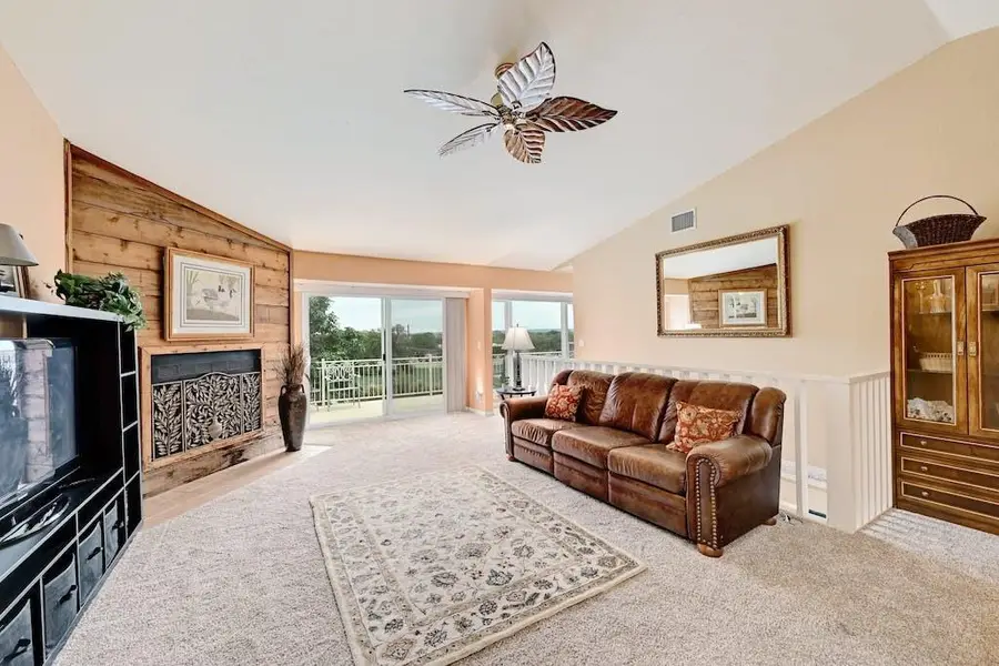 200 Full Moon #3, Horseshoe Bay, TX 78657 - Image #2