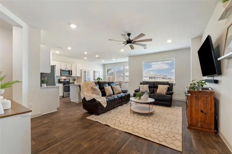 205 Big Sandy Creek Dr, Hutto, TX 78634 - #2