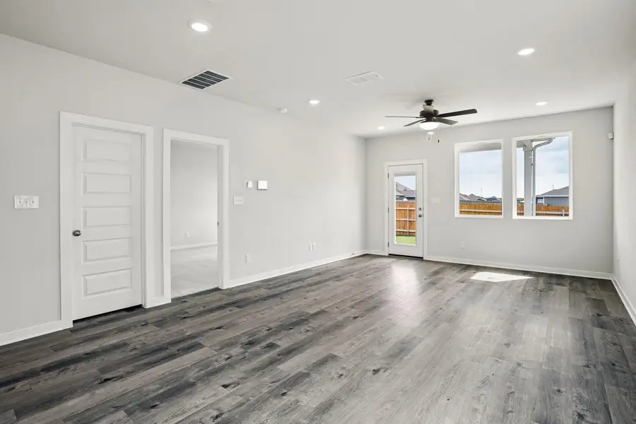 143 Hornet St, Elgin, TX 78621 - #3