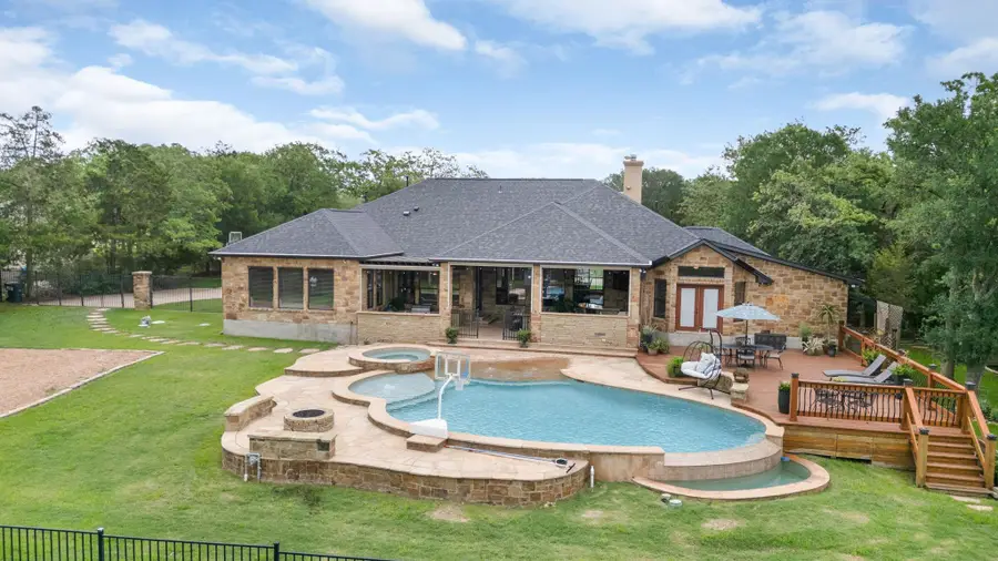 110 Valley View Dr, Bastrop, TX 78602 - #2