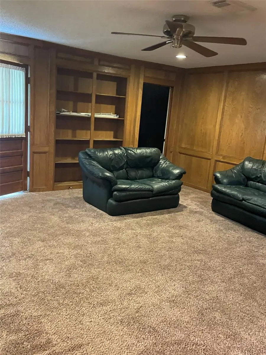 11 N Heights Dr, La Marque, TX 77568 - Image #3