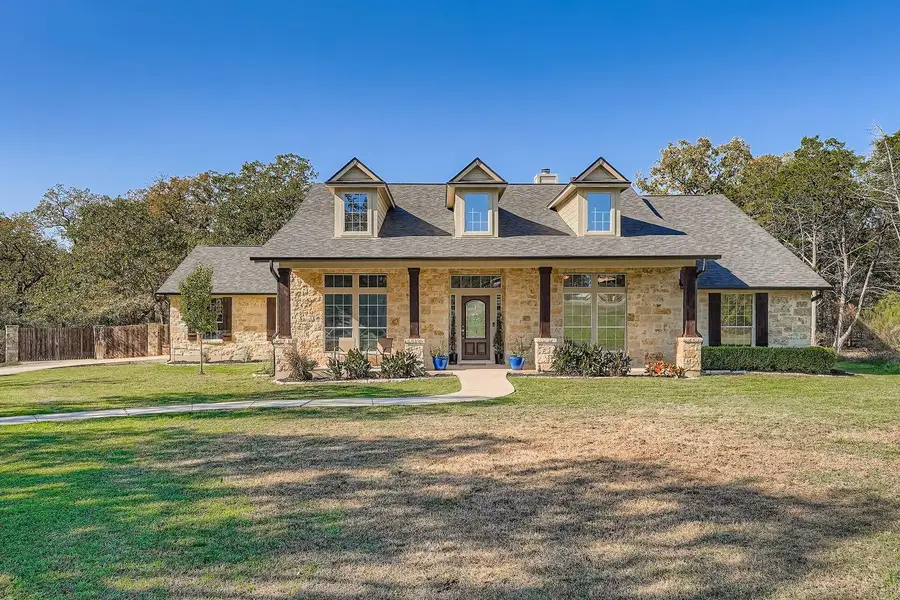 142 Carriage Ct, Bastrop, TX 78602 - Image #2