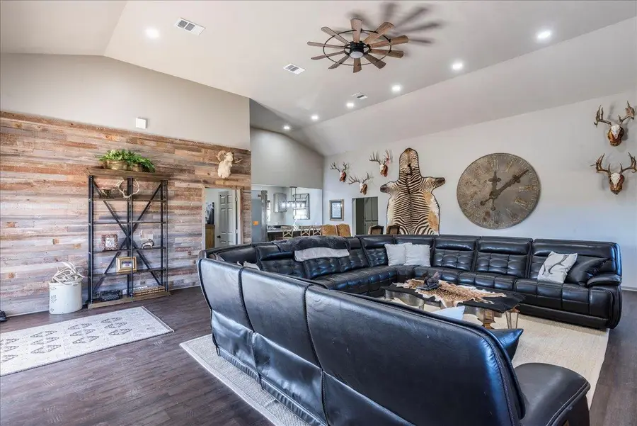 306 Blackbuck Ridge Dr, Lampasas, TX 76550 - Image #3