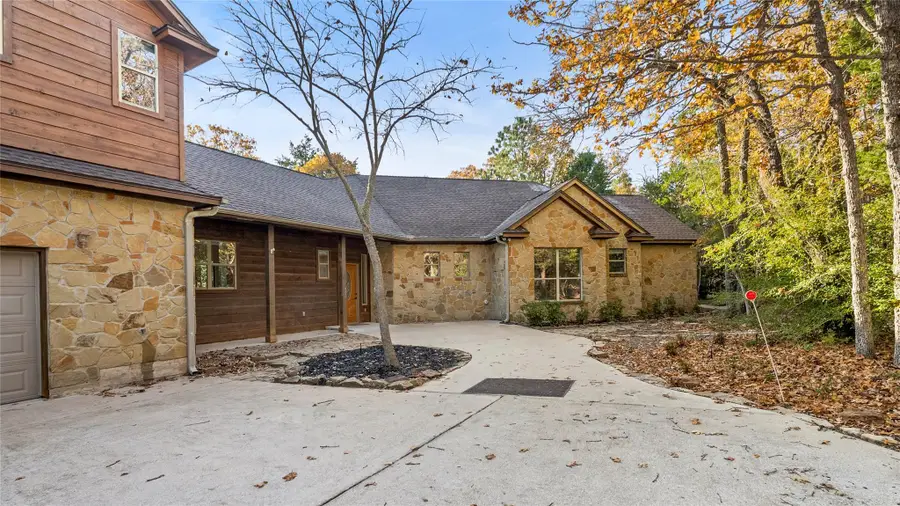 315 Arbors Cir, Elgin, TX 78621 - Image #2