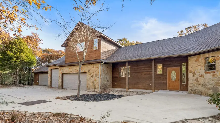 315 Arbors Cir, Elgin, TX 78621 - Image #3