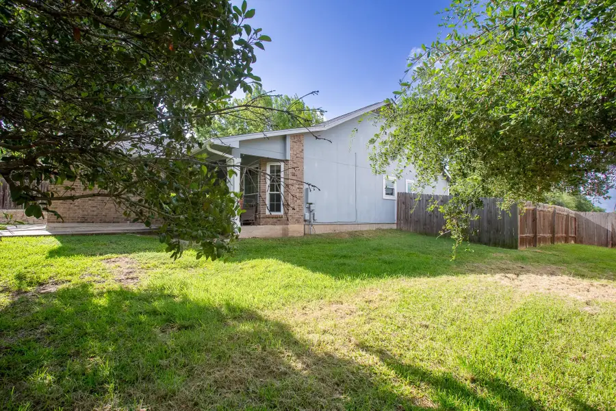 752 Faircrest Dr, Buda, TX 78610 - #2