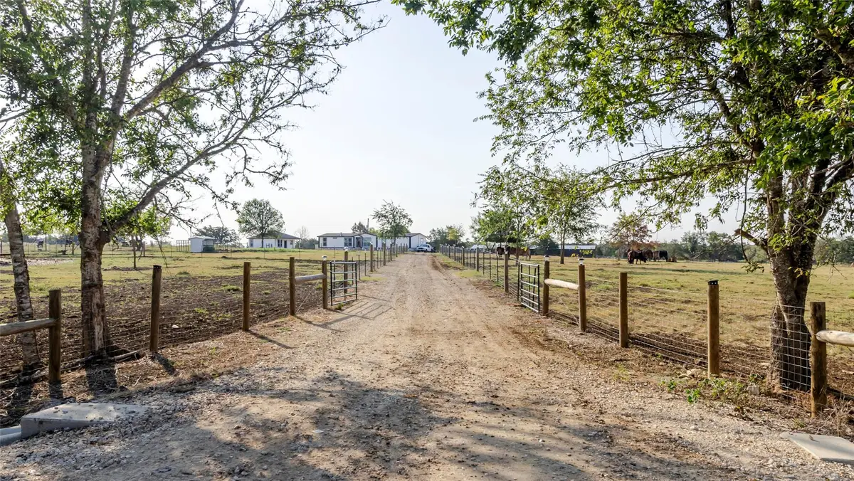 2015 Tx-21, Paige, TX 78659 - #1