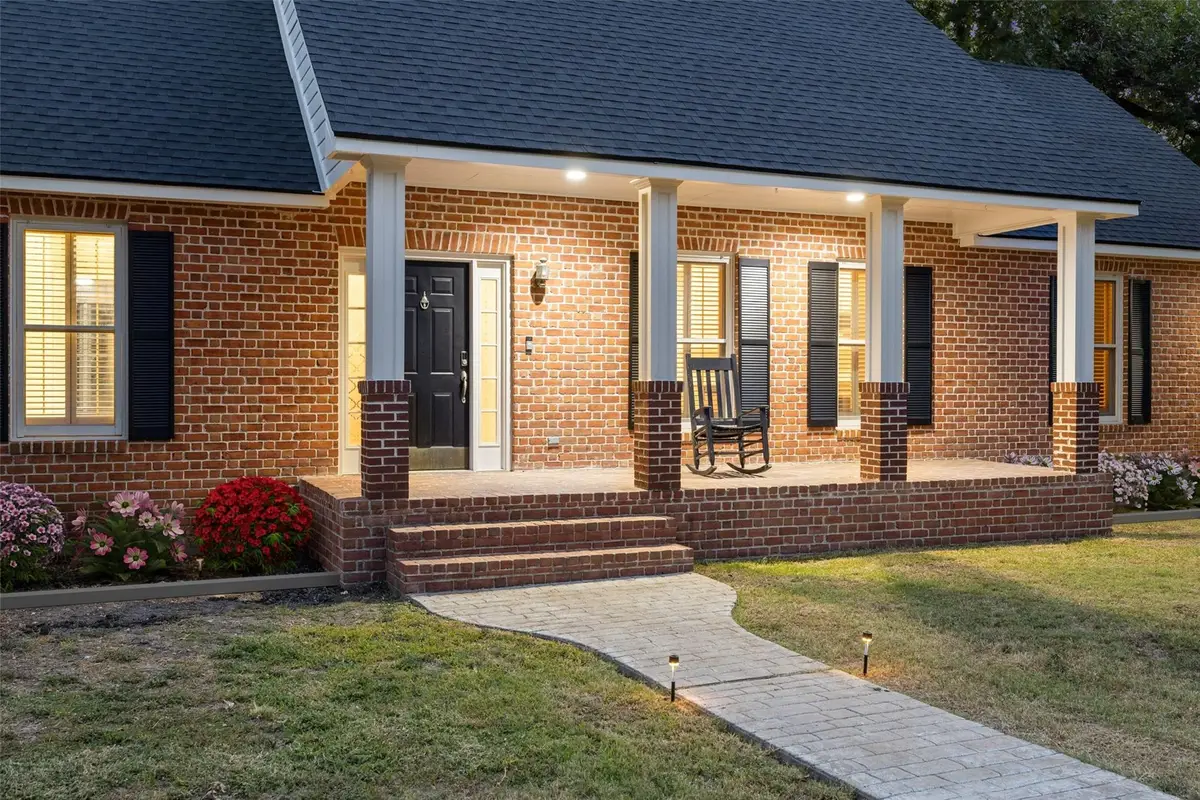 1105 Victoria St, Taylor, TX 76574 - #1