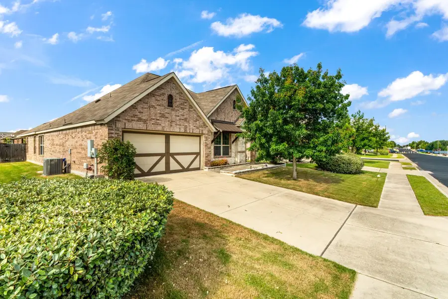 804 Farm House Dr, Hutto, TX 78634 - #2