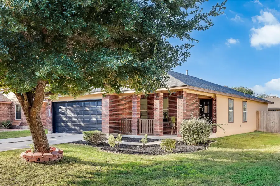 109 Brooke St, Hutto, TX 78634 - #2
