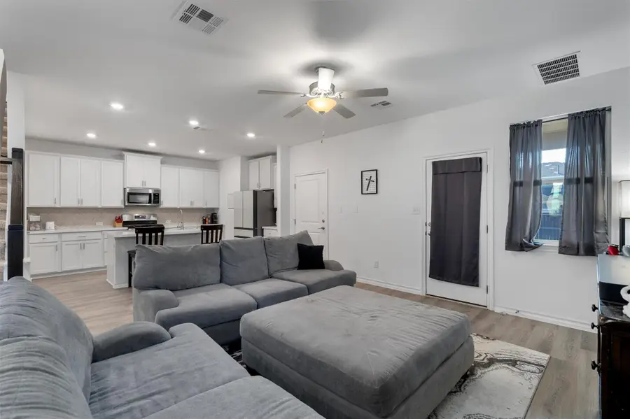 102 Gracie Way, Hutto, TX 78634 - Image #3