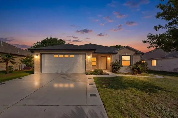 211 Silverado Dr, Kyle, TX 78640