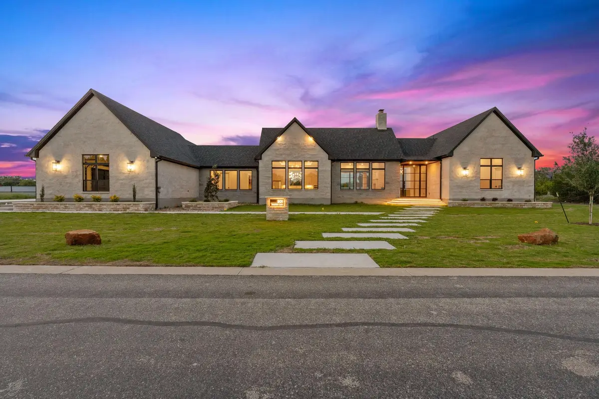 501 Rawhide Ln, Florence, TX 76527 - #1