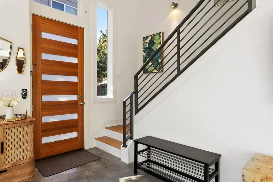 402 El Paso St #B, Austin, TX 78704 - #3