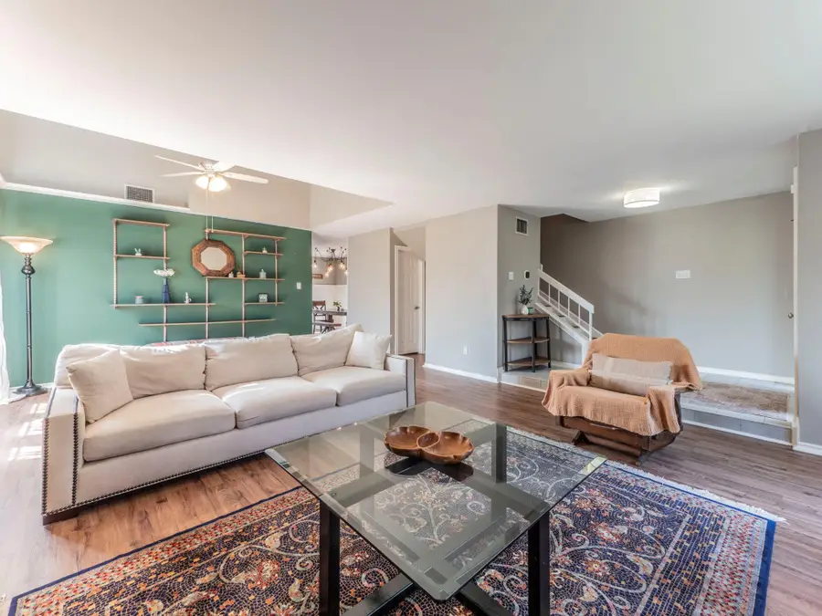 2110 Morley Dr, Austin, TX 78752 - Image #2