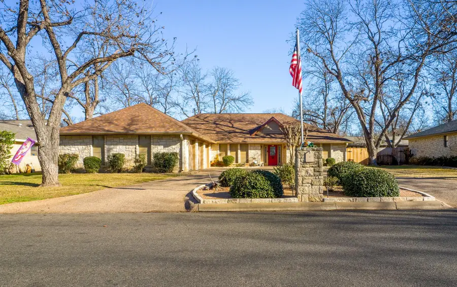 330 Columbine St, Meadowlakes, TX 78654 - Image #2