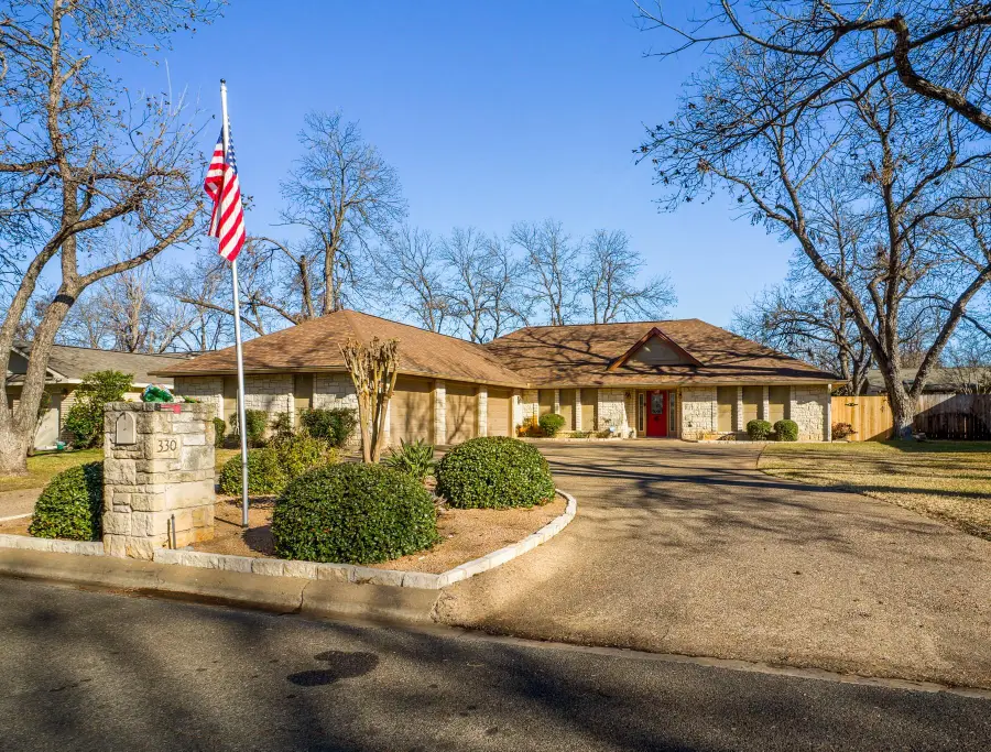 330 Columbine St, Meadowlakes, TX 78654 - Image #3