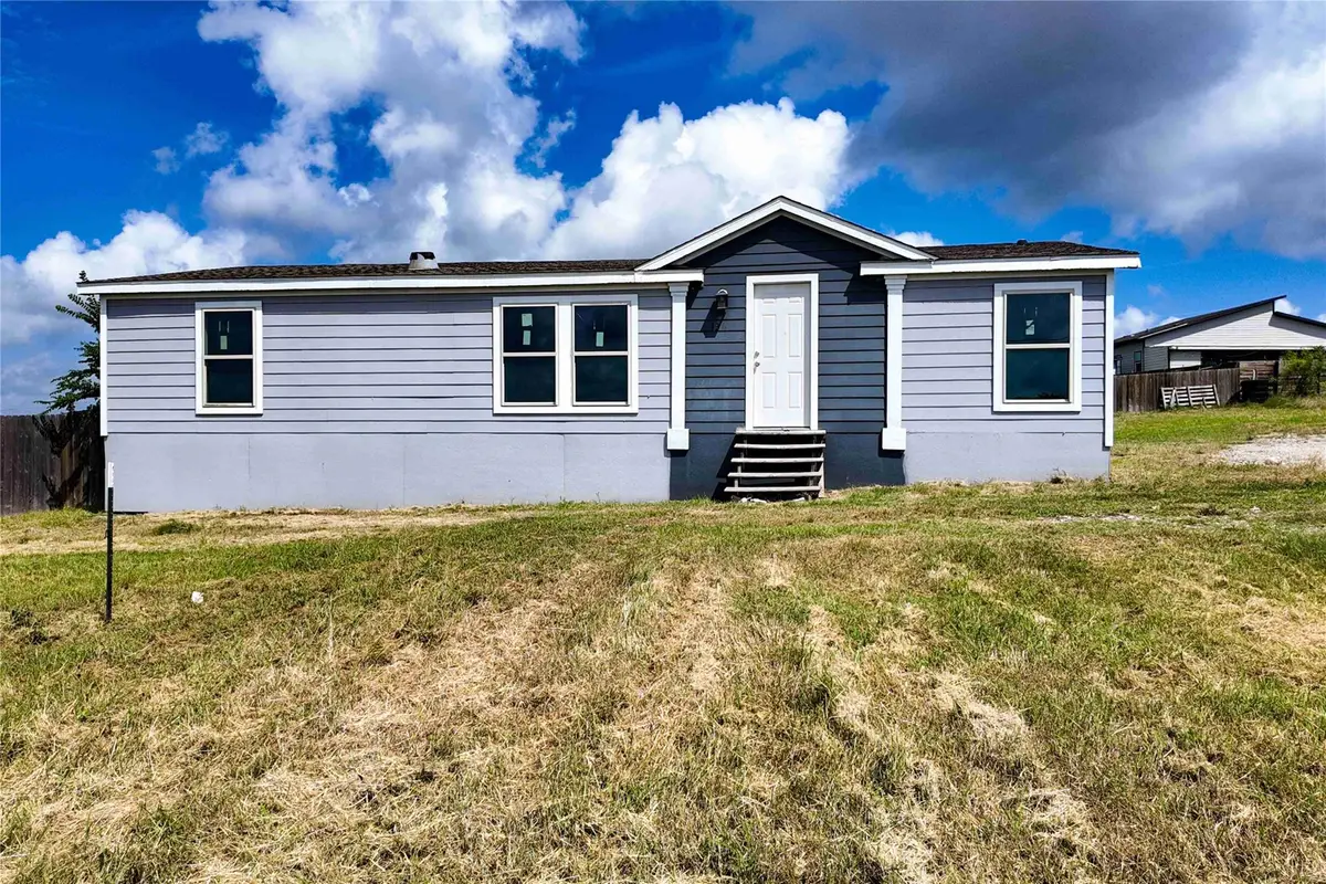 136 Alameda Dr, Cedar Creek, TX 78612 - #1