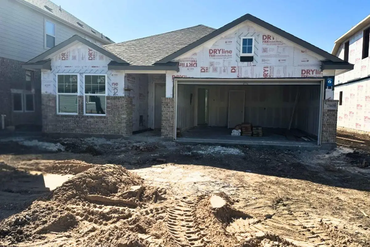 25609 Flora Bella Ln, Elgin, TX 78621 - Image #1