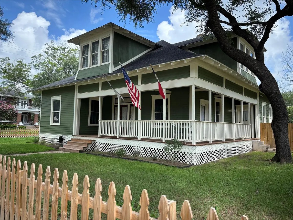 603 Saint Francis St, Gonzales, TX 78629 - #1