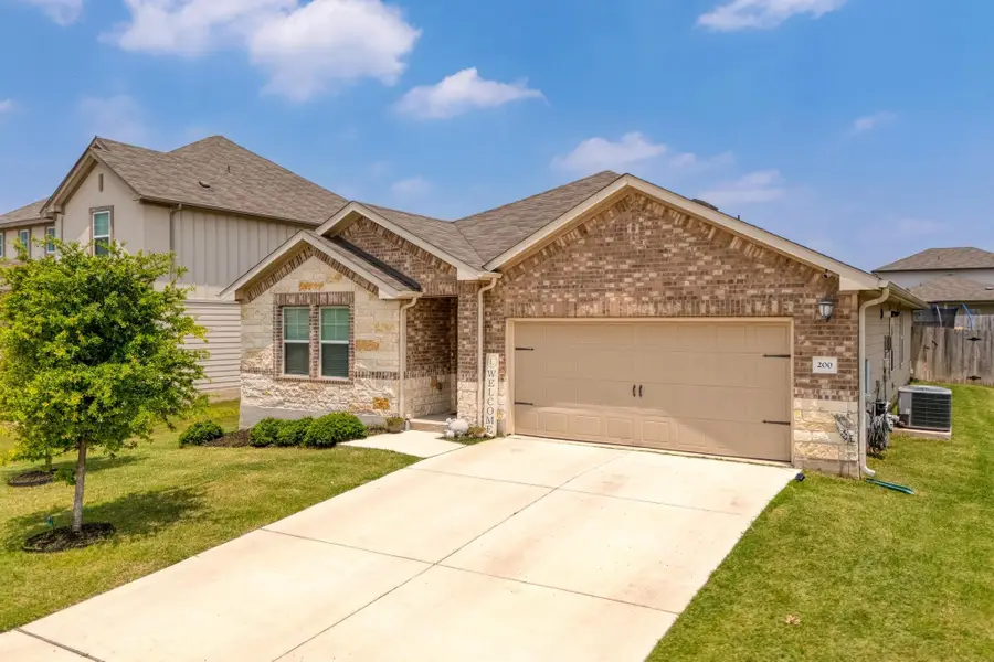 200 Waterway Ave, Hutto, TX 78634 - #2