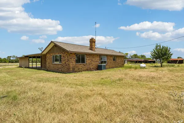 9765-A State Park Rd, Lockhart, TX 78644