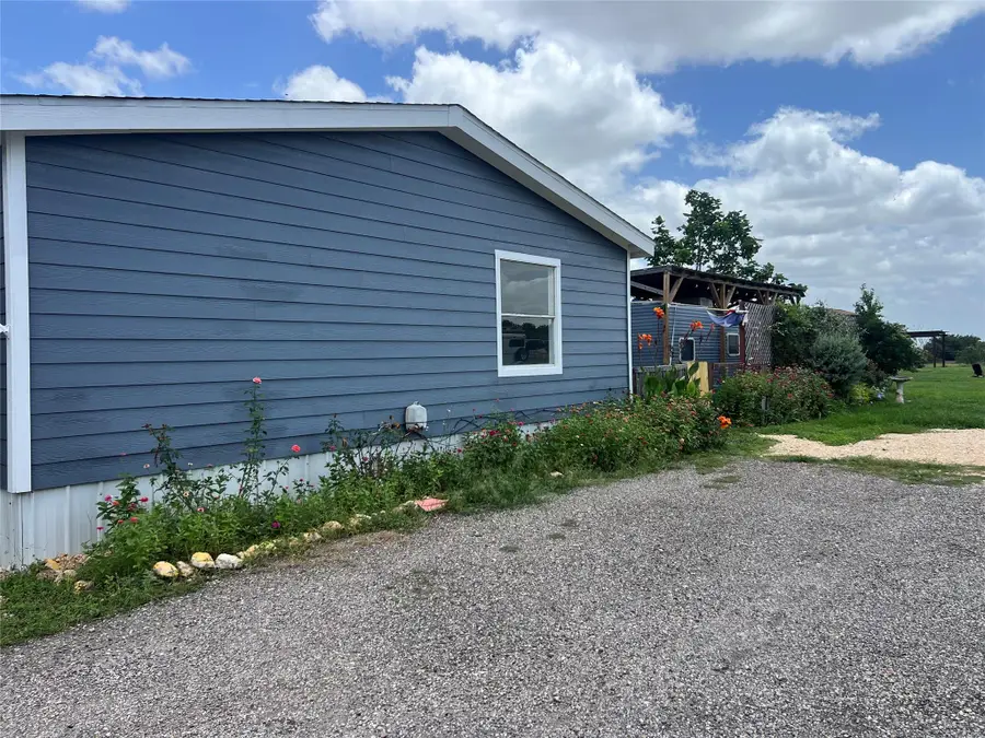 330 Grandview Dr, San Marcos, TX 78666 - #2