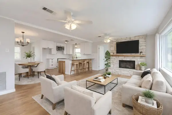 318 S Avenue C, Elgin, TX 78621