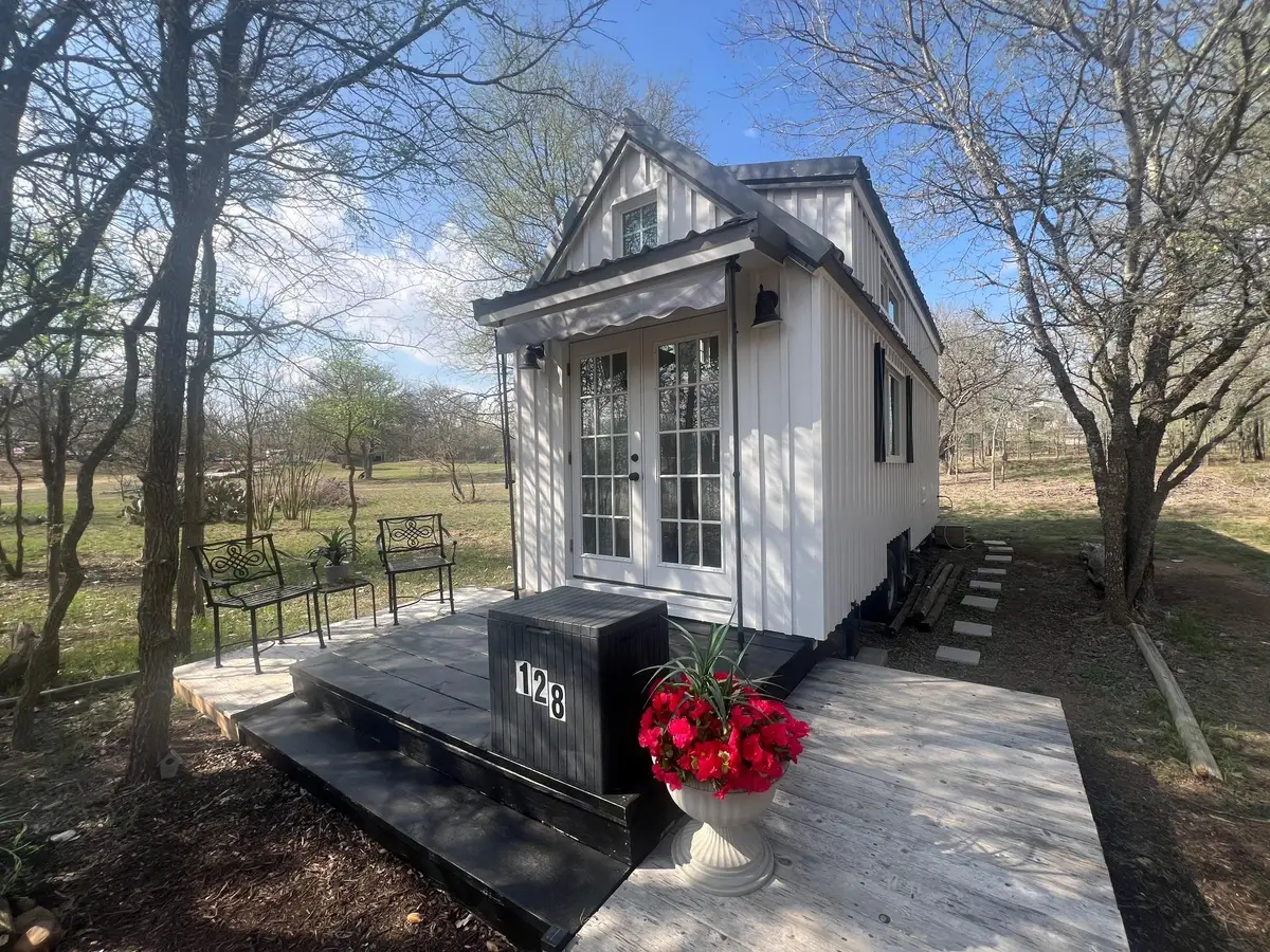 128 Arrowhead Ct, Bastrop, TX 78602 - #1