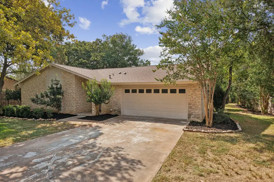 1102 Dunman Dr, Georgetown, TX 78628 - #2