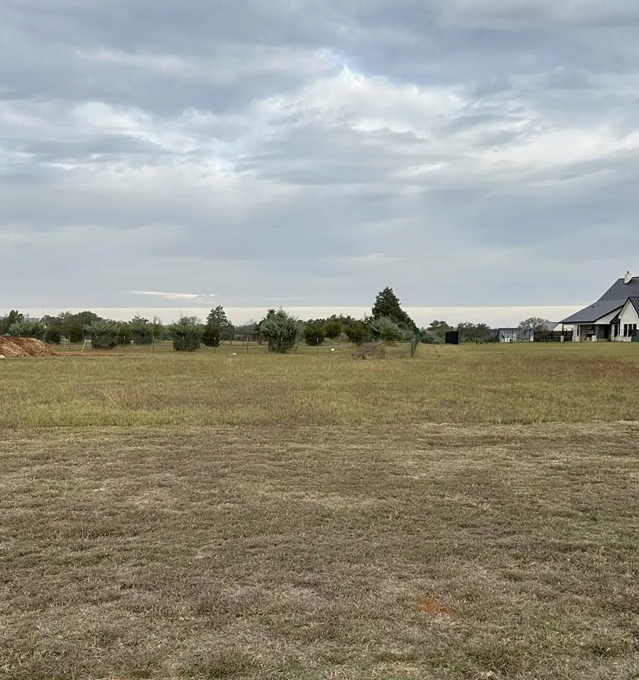 228 Interlaken St, Fredericksburg, TX 78624 - #2